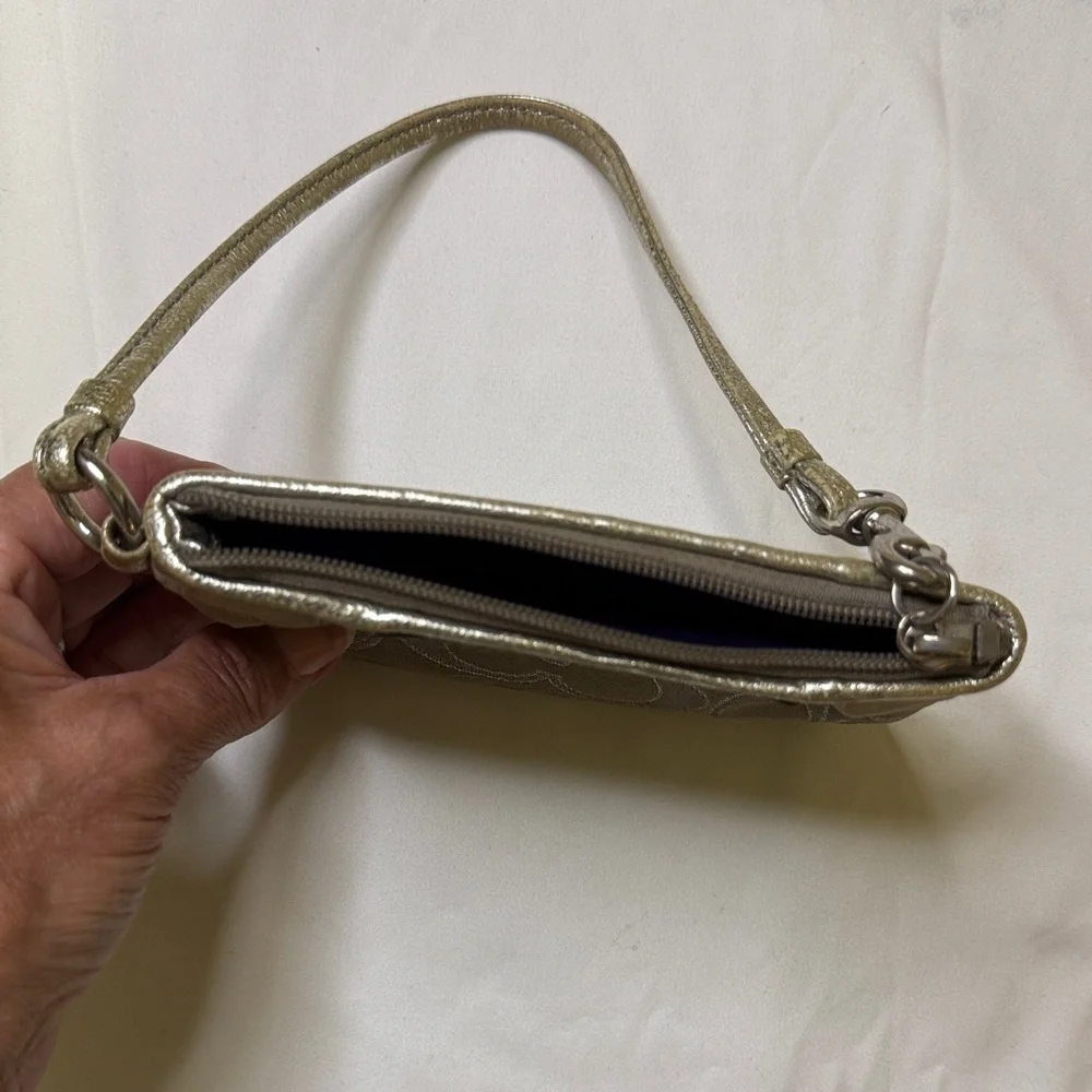 Coach‎ Poppy Signature Silver Wristlet | Glitter Patch Mini